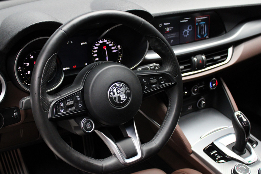 Alfa Romeo Stelvio 2.0 T AWD Leder Navi Camera ACC Android Elektr. achterklep Stuurverwarming PDC Stoelverwarming Xenon