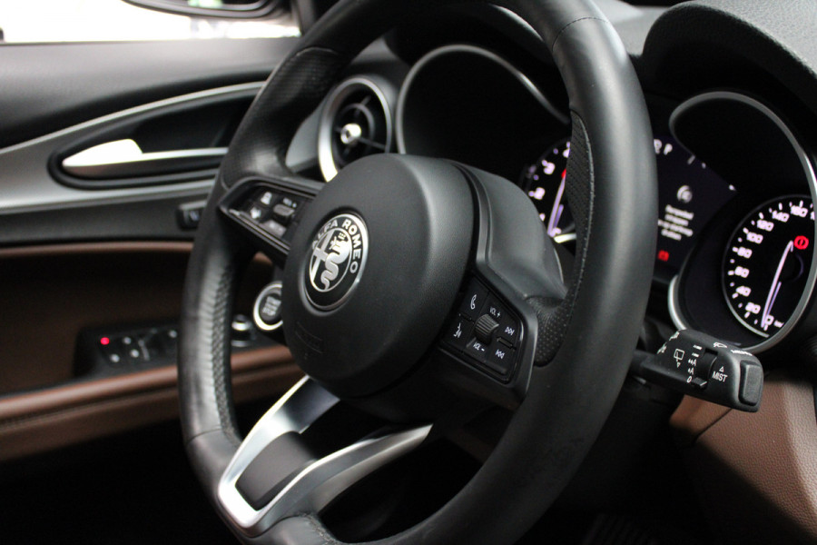 Alfa Romeo Stelvio 2.0 T AWD Leder Navi Camera ACC Android Elektr. achterklep Stuurverwarming PDC Stoelverwarming Xenon