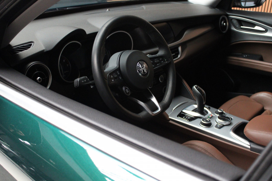 Alfa Romeo Stelvio 2.0 T AWD Leder Navi Camera ACC Android Elektr. achterklep Stuurverwarming PDC Stoelverwarming Xenon