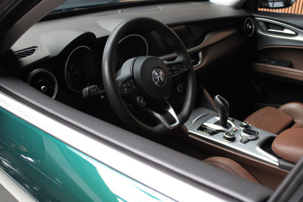 Alfa Romeo Stelvio 2.0 T AWD Leder Navi Camera ACC Android Elektr. achterklep Stuurverwarming PDC Stoelverwarming Xenon