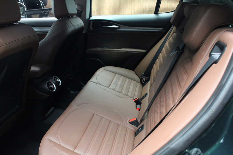 Alfa Romeo Stelvio 2.0 T AWD Leder Navi Camera ACC Android Elektr. achterklep Stuurverwarming PDC Stoelverwarming Xenon