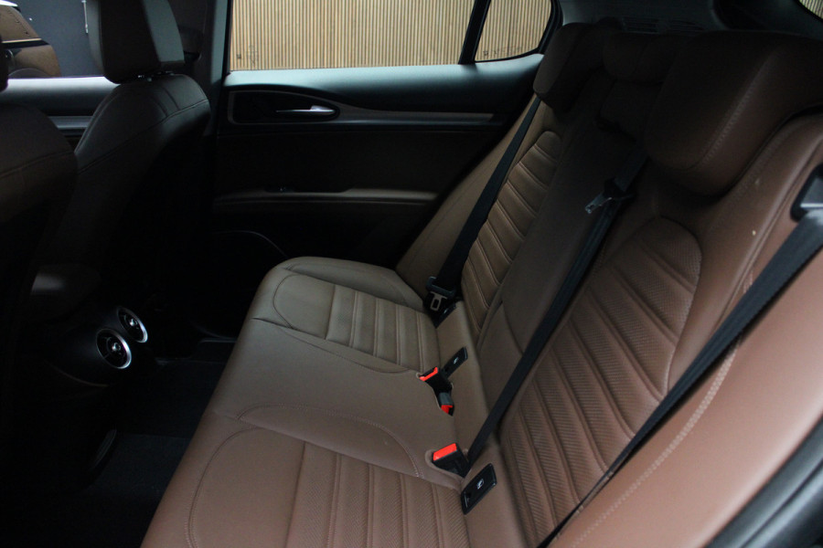 Alfa Romeo Stelvio 2.0 T AWD Leder Navi Camera ACC Android Elektr. achterklep Stuurverwarming PDC Stoelverwarming Xenon