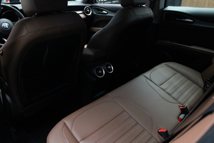 Alfa Romeo Stelvio 2.0 T AWD Leder Navi Camera ACC Android Elektr. achterklep Stuurverwarming PDC Stoelverwarming Xenon