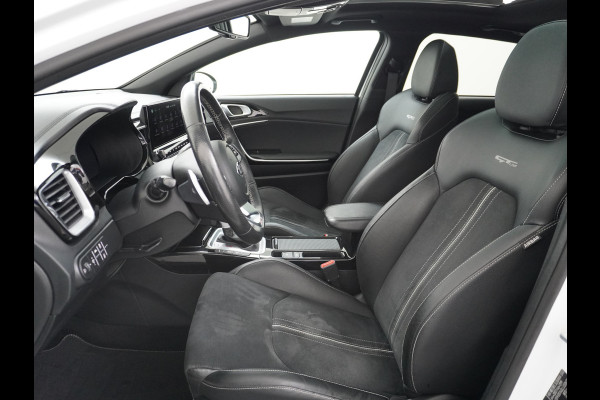 Kia ProCeed 1.4 T-GDI 141PK Autom. GT-Line Panoramadak Virtual Cockpit Trekhaak Navi Camera Ecc Apple Carplay Android Auto Adap.Cruise Stoel Keyless DAB Lmv 17" Led Dodehoekdetector Rijstrooksensor met correctie Elek.Achterklep Verkeersbord detectie Uitparkeer waarschuwing Zeer compleet! Origineel Nederlandse Auto €35.000,- nieuw