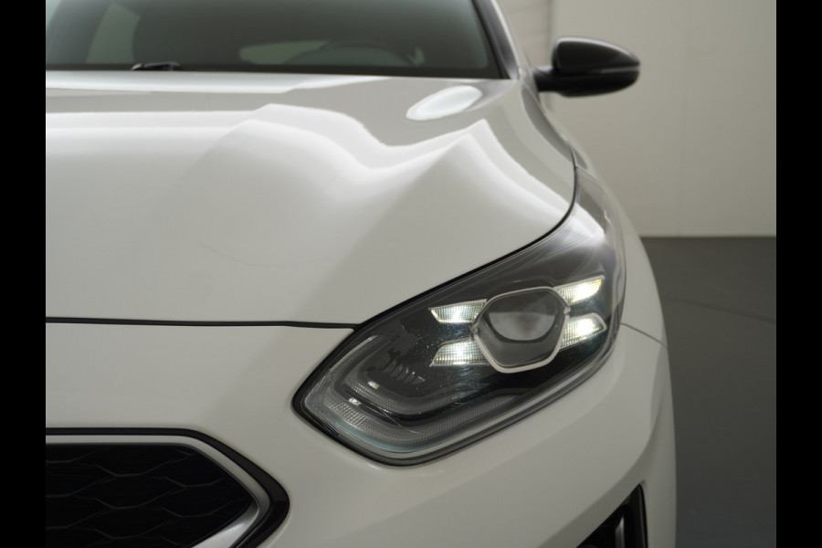 Kia ProCeed 1.4 T-GDI 141PK Autom. GT-Line Panoramadak Virtual Cockpit Trekhaak Navi Camera Ecc Apple Carplay Android Auto Adap.Cruise Stoel Keyless DAB Lmv 17" Led Dodehoekdetector Rijstrooksensor met correctie Elek.Achterklep Verkeersbord detectie Uitparkeer waarschuwing Zeer compleet! Origineel Nederlandse Auto €35.000,- nieuw