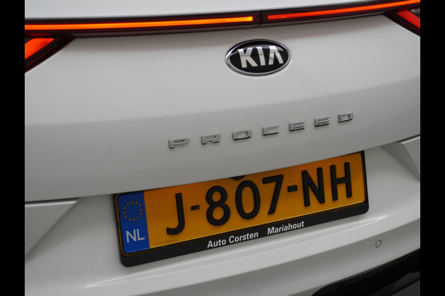 Kia ProCeed 1.4 T-GDI 141PK Autom. GT-Line Panoramadak Virtual Cockpit Trekhaak Navi Camera Ecc Apple Carplay Android Auto Adap.Cruise Stoel Keyless DAB Lmv 17" Led Dodehoekdetector Rijstrooksensor met correctie Elek.Achterklep Verkeersbord detectie Uitparkeer waarschuwing Zeer compleet! Origineel Nederlandse Auto €35.000,- nieuw