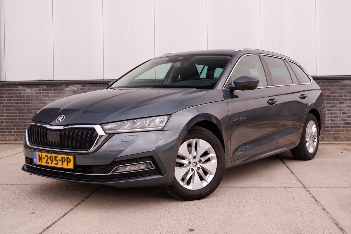 Škoda Octavia Combi 1.0 TSI Business Edition Plus Elek. Trekhaak | Virtual Cockpit | LED | Navi | Carplay Škoda Octavia Combi 1.0 TSI Business Edition Plus Elek. Trekhaak | Virtual Cockpit | LED | Navi | Carplay