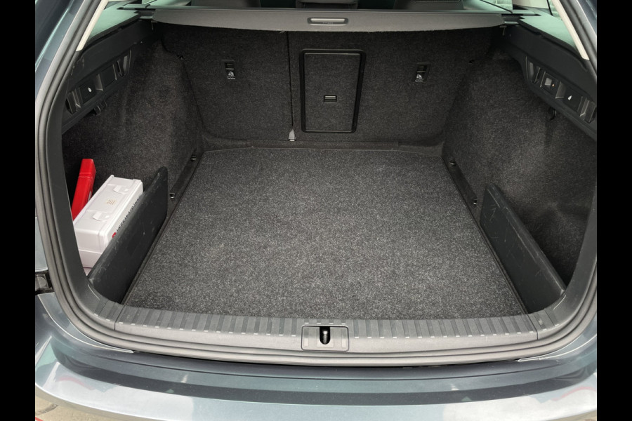 Škoda Octavia Combi 1.0 TSI Business Edition Plus Elek. Trekhaak | Virtual Cockpit | LED | Navi | Carplay