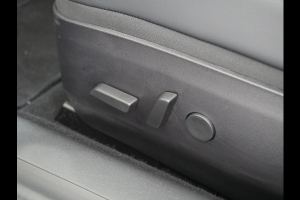 Tesla Model 3 RWD SR+ 60kWh 325PK Lmv 19" AutoPilot Leder PanoDak Adaptive-Cruise Lmv Camera's Elektr.-Stuur+Stoelen+Spiegels+Geheugen+Easy-En Navi LED Comfortstoelen ACC DAB Keyless en Voorverwarmen interieur via App One-Pedal-Drive Origineel Nederlandse auto 1e Eigenaar Garantie Accu/Motor tot 12-12-2027 max 160.000km 1.584kg licht!
