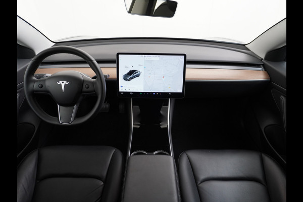 Tesla Model 3 RWD SR+ 60kWh 325PK Lmv 19" AutoPilot Leder PanoDak Adaptive-Cruise Lmv Camera's Elektr.-Stuur+Stoelen+Spiegels+Geheugen+Easy-En Navi LED Comfortstoelen ACC DAB Keyless en Voorverwarmen interieur via App One-Pedal-Drive Origineel Nederlandse auto 1e Eigenaar Garantie Accu/Motor tot 12-12-2027 max 160.000km 1.584kg licht!