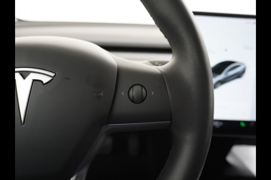 Tesla Model 3 RWD SR+ 60kWh 325PK Lmv 19" AutoPilot Leder PanoDak Adaptive-Cruise Lmv Camera's Elektr.-Stuur+Stoelen+Spiegels+Geheugen+Easy-En Navi LED Comfortstoelen ACC DAB Keyless en Voorverwarmen interieur via App One-Pedal-Drive Origineel Nederlandse auto 1e Eigenaar Garantie Accu/Motor tot 12-12-2027 max 160.000km 1.584kg licht!
