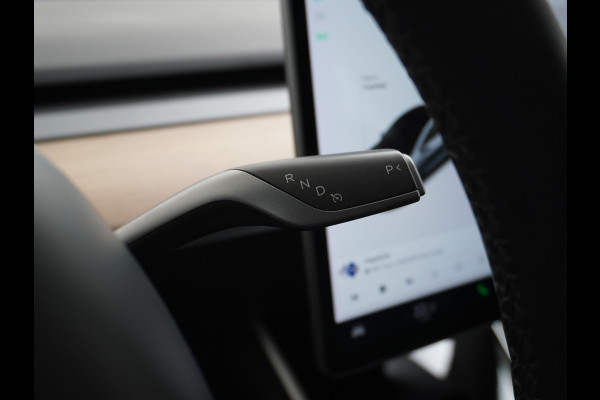 Tesla Model 3 RWD SR+ 60kWh 325PK Lmv 19" AutoPilot Leder PanoDak Adaptive-Cruise Lmv Camera's Elektr.-Stuur+Stoelen+Spiegels+Geheugen+Easy-En Navi LED Comfortstoelen ACC DAB Keyless en Voorverwarmen interieur via App One-Pedal-Drive Origineel Nederlandse auto 1e Eigenaar Garantie Accu/Motor tot 12-12-2027 max 160.000km 1.584kg licht!
