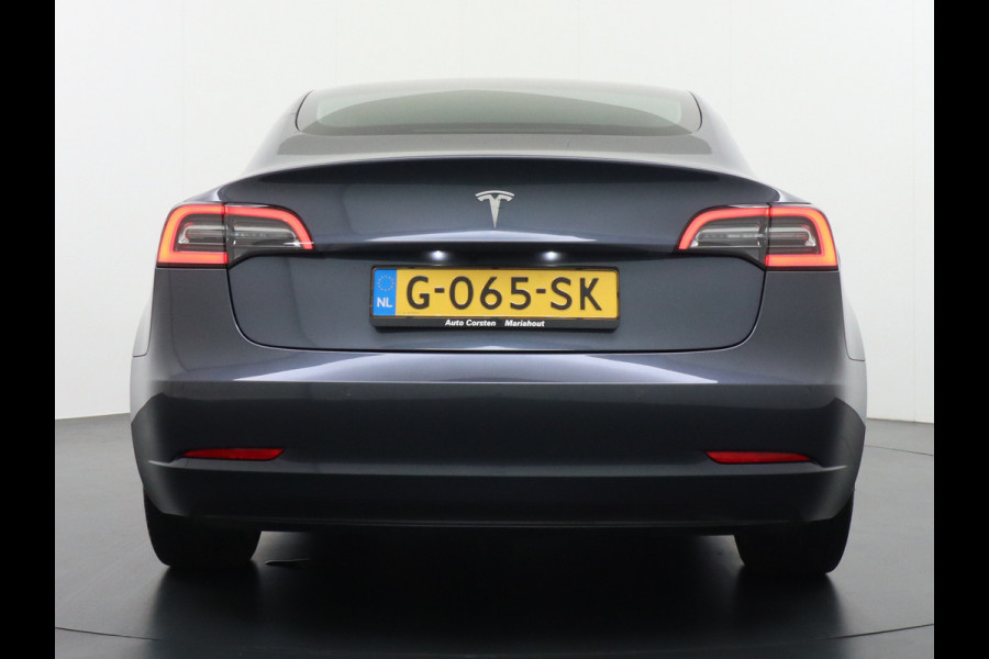 Tesla Model 3 RWD SR+ 60kWh 325PK Lmv 19" AutoPilot Leder PanoDak Adaptive-Cruise Lmv Camera's Elektr.-Stuur+Stoelen+Spiegels+Geheugen+Easy-En Navi LED Comfortstoelen ACC DAB Keyless en Voorverwarmen interieur via App One-Pedal-Drive Origineel Nederlandse auto 1e Eigenaar Garantie Accu/Motor tot 12-12-2027 max 160.000km 1.584kg licht!