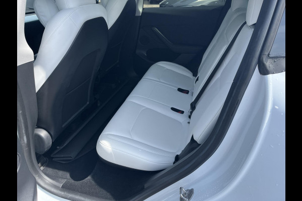 Tesla Model Y RWD 58 kWh AUTOPILOT | WIT LEDER | AFNEEMBARE TREKHAAK