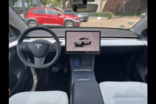 Tesla Model Y RWD 58 kWh AUTOPILOT | WIT LEDER | AFNEEMBARE TREKHAAK