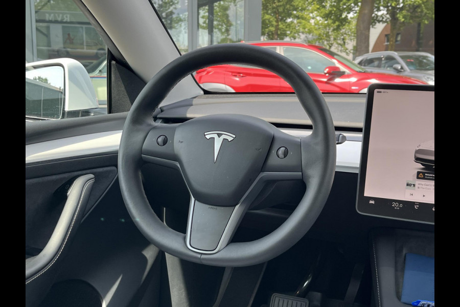 Tesla Model Y RWD 58 kWh AUTOPILOT | WIT LEDER | AFNEEMBARE TREKHAAK