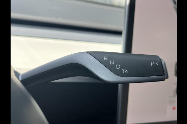 Tesla Model Y RWD 58 kWh AUTOPILOT | WIT LEDER | AFNEEMBARE TREKHAAK