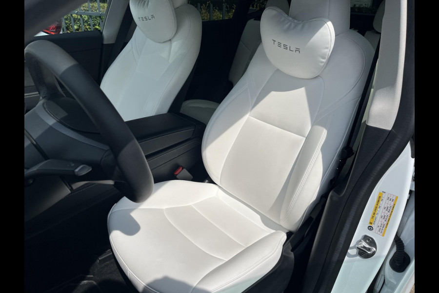 Tesla Model Y RWD 58 kWh AUTOPILOT | WIT LEDER | AFNEEMBARE TREKHAAK