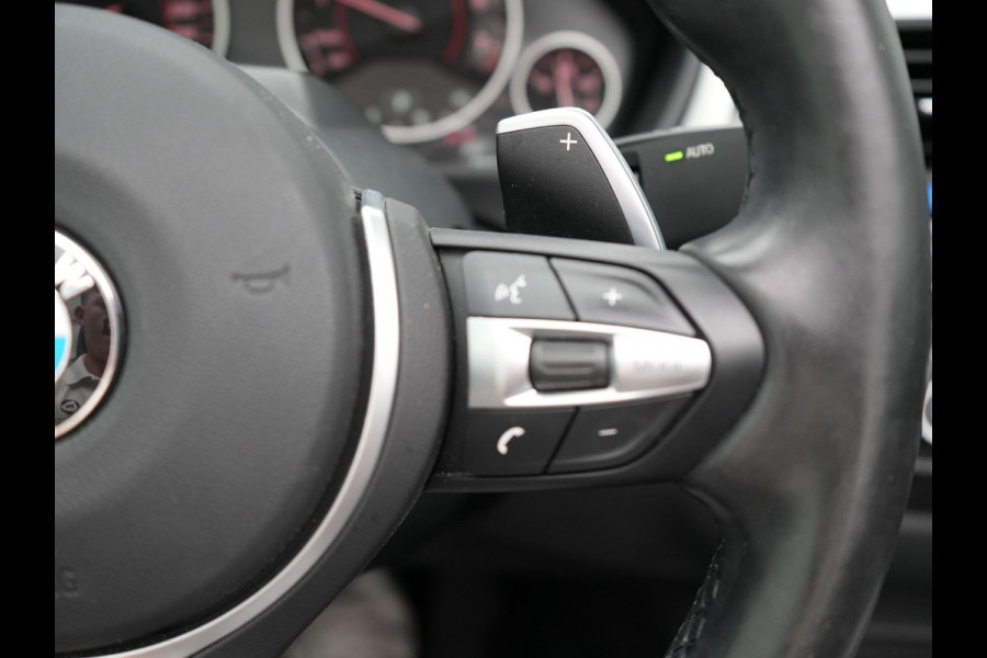 BMW 4 Serie Cabrio 420i M Sport Automaat 184pk | Lederen Sportstoelen Memory Verwarmd | Navi Pro | Head-up Display | Camera | LED |