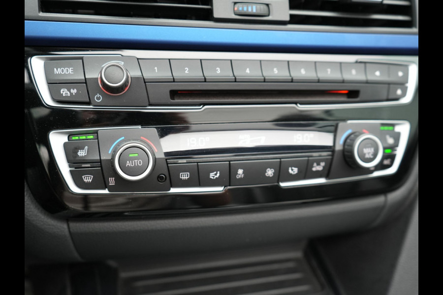 BMW 4 Serie Cabrio 420i M Sport Automaat 184pk | Lederen Sportstoelen Memory Verwarmd | Navi Pro | Head-up Display | Camera | LED |