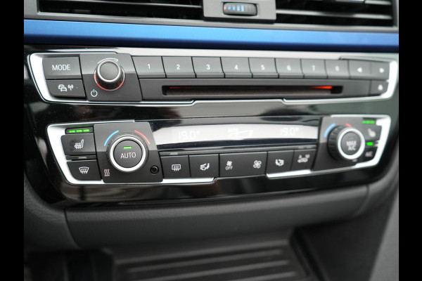 BMW 4 Serie Cabrio 420i M Sport Automaat 184pk | Lederen Sportstoelen Memory Verwarmd | Navi Pro | Head-up Display | Camera | LED |
