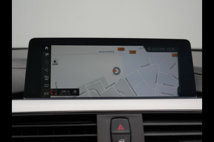 BMW 4 Serie Cabrio 420i M Sport Automaat 184pk | Lederen Sportstoelen Memory Verwarmd | Navi Pro | Head-up Display | Camera | LED |