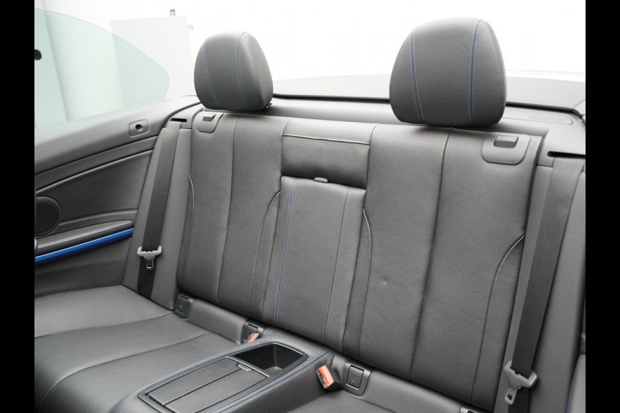 BMW 4 Serie Cabrio 420i M Sport Automaat 184pk | Lederen Sportstoelen Memory Verwarmd | Navi Pro | Head-up Display | Camera | LED |