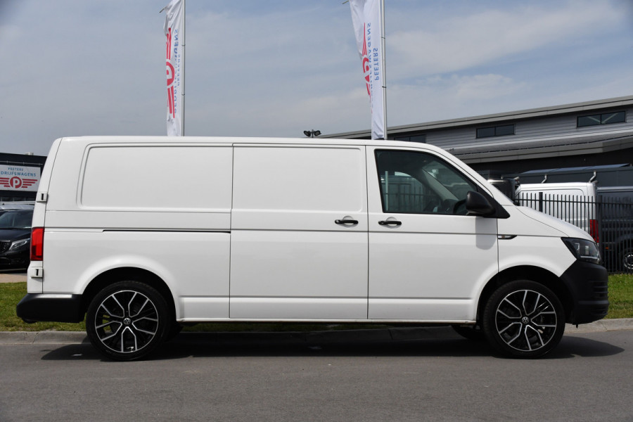 Volkswagen Transporter 2.0 TDI L2H1 Highline Cruise, Multimedia, 150PK, Automaat, trekhaak, Airco, LM Velg, Uniek!