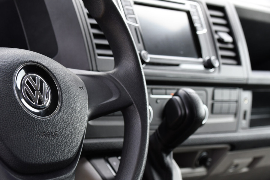 Volkswagen Transporter 2.0 TDI L2H1 Highline Cruise, Multimedia, 150PK, Automaat, trekhaak, Airco, LM Velg, Uniek!