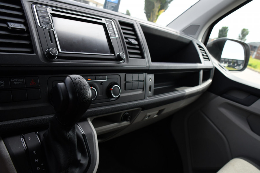 Volkswagen Transporter 2.0 TDI L2H1 Highline Cruise, Multimedia, 150PK, Automaat, trekhaak, Airco, LM Velg, Uniek!