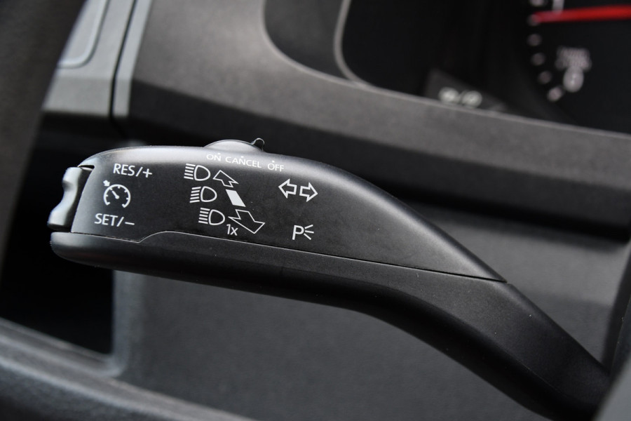 Volkswagen Transporter 2.0 TDI L2H1 Highline Cruise, Multimedia, 150PK, Automaat, trekhaak, Airco, LM Velg, Uniek!