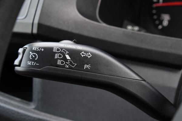 Volkswagen Transporter 2.0 TDI L2H1 Highline Cruise, Multimedia, 150PK, Automaat, trekhaak, Airco, LM Velg, Uniek!