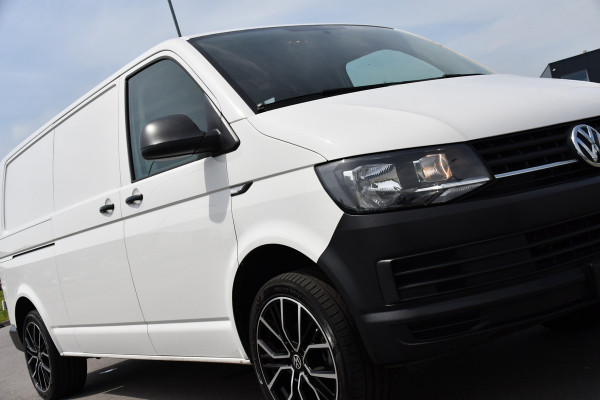 Volkswagen Transporter 2.0 TDI L2H1 Highline Cruise, Multimedia, 150PK, Automaat, trekhaak, Airco, LM Velg, Uniek!
