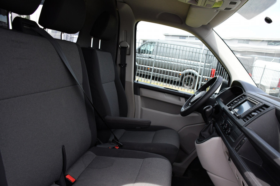 Volkswagen Transporter 2.0 TDI L2H1 Highline Cruise, Multimedia, 150PK, Automaat, trekhaak, Airco, LM Velg, Uniek!