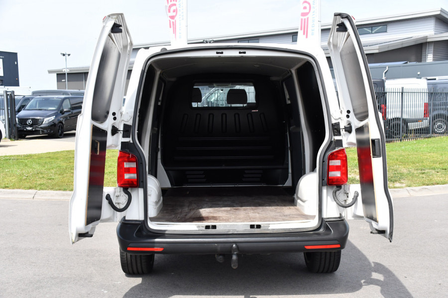 Volkswagen Transporter 2.0 TDI L2H1 Highline Cruise, Multimedia, 150PK, Automaat, trekhaak, Airco, LM Velg, Uniek!
