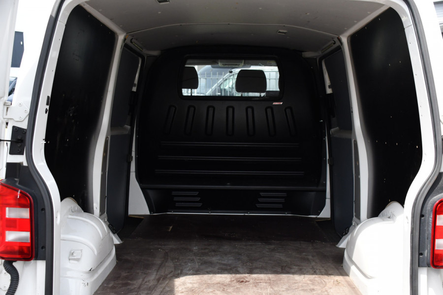 Volkswagen Transporter 2.0 TDI L2H1 Highline Cruise, Multimedia, 150PK, Automaat, trekhaak, Airco, LM Velg, Uniek!