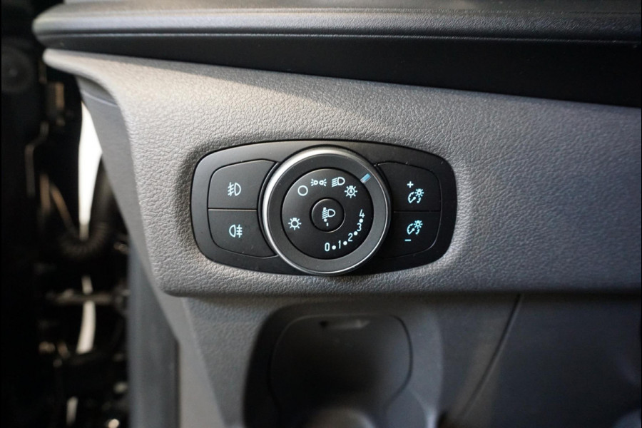 Ford Transit Custom 300 2.0 TDCI L2H1 Limited Dubbele cabine Aut. Navi| Airco| 2 Schuifdeuren | Trekhaak| PDC| Carplay| DAB|