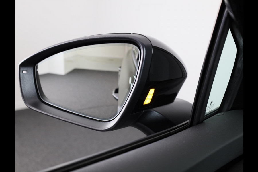 Škoda Elroq 60 Selection 204 pk | 429 km WLTP range | Camera | Blind Spot | Cruise Control | CarPlay