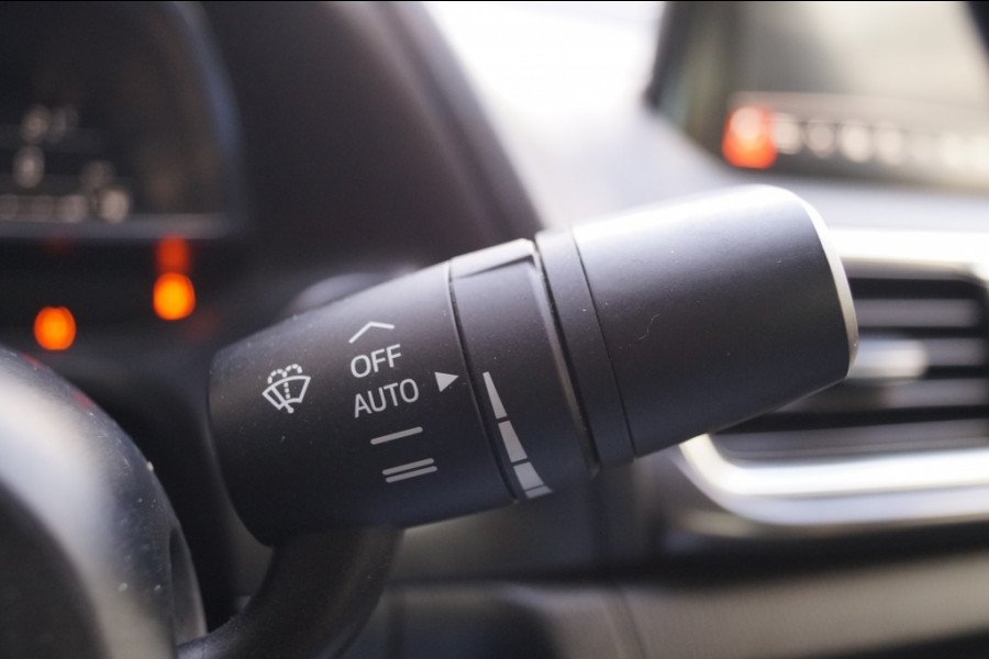 Mazda 3 2.0 SkyActiv 120pk GT-M -LEER-HUD-CAM-NAVI-PDC-