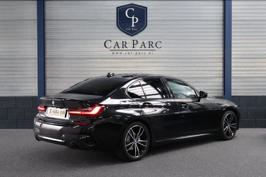 BMW 3-serie 320i xDrive M-Sport LED/VIRTUAL/SFEER/HALF LEDER+S.VERWAMRING/19" LMV/PDC/CRUISE/ECC/12 MND GARANTIE!