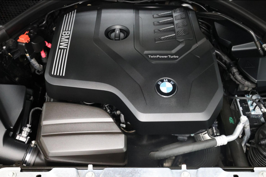 BMW 3-serie 320i xDrive M-Sport LED/VIRTUAL/SFEER/HALF LEDER+S.VERWAMRING/19" LMV/PDC/CRUISE/ECC/12 MND GARANTIE!
