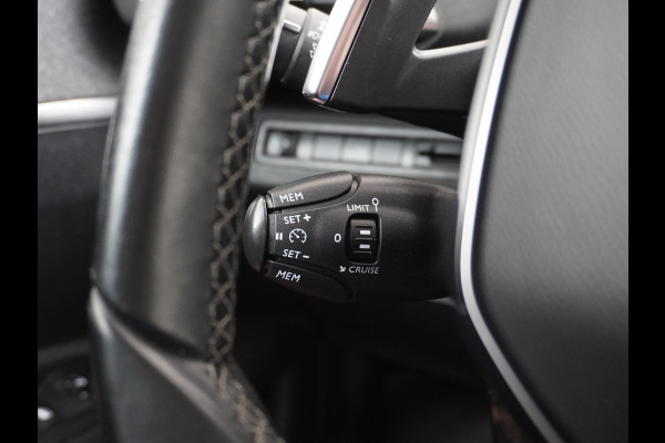 Peugeot 3008 T131PK AUT-8 Elek.Stoel+Memory+Verwarmd Trekhaak Navi Cruise Apple Carplay Android 19" Ecc 360°Camera PDC Elek.Achterklep DAB Co Led Keyless Lane Departure Privacy Glas Regen-Lichtsensor Draadloze lader Pack City Bluetooth Nieuwprijs €39.459,- Origineel Nederlandse Auto Riem vervangen !