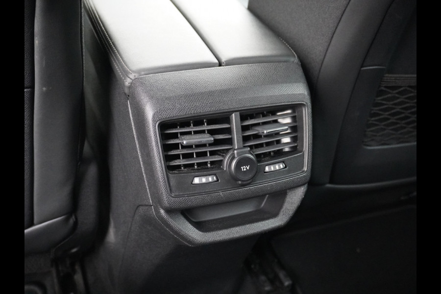 Peugeot 3008 T131PK AUT-8 Elek.Stoel+Memory+Verwarmd Trekhaak Navi Cruise Apple Carplay Android 19" Ecc 360°Camera PDC Elek.Achterklep DAB Co Led Keyless Lane Departure Privacy Glas Regen-Lichtsensor Draadloze lader Pack City Bluetooth Nieuwprijs €39.459,- Origineel Nederlandse Auto Riem vervangen !