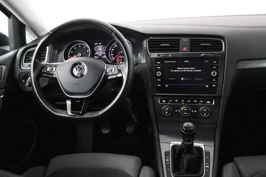 Volkswagen Golf 1.5 TSI Highline Business R (NAVIGATIE, LED, STOELVERWARMING, CLIMA, PARKEERSENSOREN)