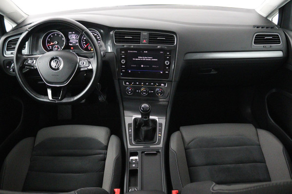 Volkswagen Golf 1.5 TSI Highline Business R (NAVIGATIE, LED, STOELVERWARMING, CLIMA, PARKEERSENSOREN)