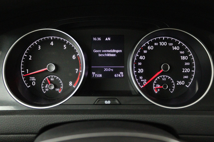 Volkswagen Golf 1.5 TSI Highline Business R (NAVIGATIE, LED, STOELVERWARMING, CLIMA, PARKEERSENSOREN)