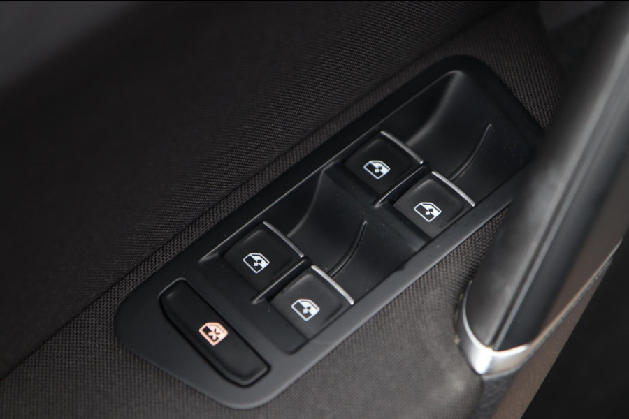 Volkswagen Golf 1.5 TSI 3x R-Line / VIRTUAL / ACC / KEYLESS / CARPLAY / BOVAG
