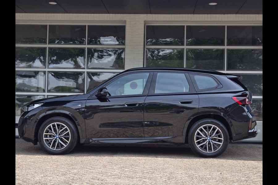 BMW X1 xDrive25e M SPORT | KEYLESS ENTRY | CAMERA | STOELVERWARMING | APPLE CARPLAY |