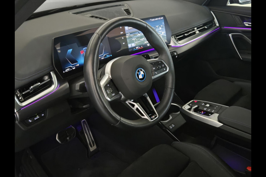 BMW X1 xDrive25e M SPORT | KEYLESS ENTRY | CAMERA | STOELVERWARMING | APPLE CARPLAY |