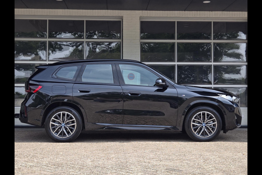BMW X1 xDrive25e M SPORT | KEYLESS ENTRY | CAMERA | STOELVERWARMING | APPLE CARPLAY |